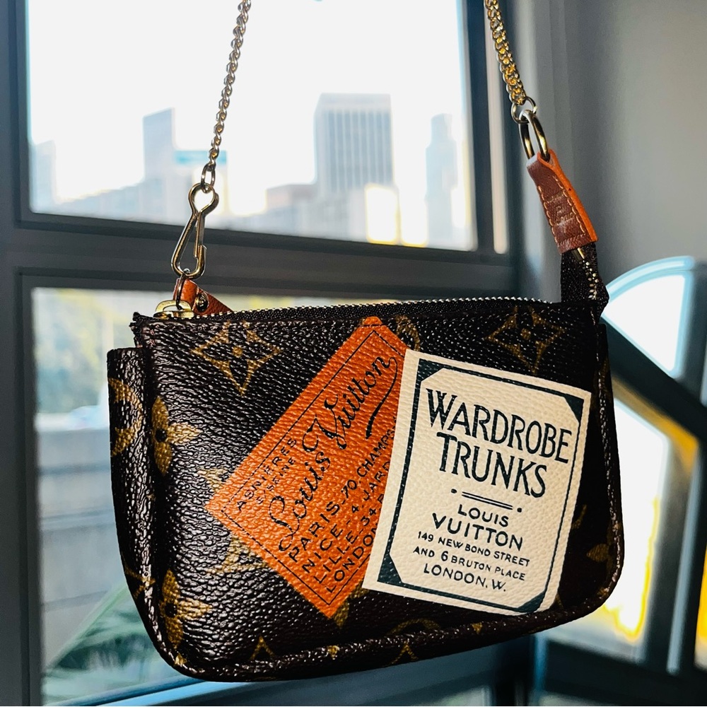 Louis Vuitton: Wardrobe Trunks Travel Patches Limited Edition Mini Pochette Bag - Picture 8 of 14